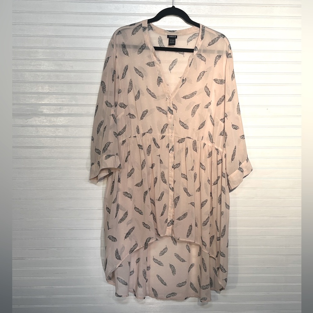 Torrid size 3 pale pink sheer top/tunic/coverup